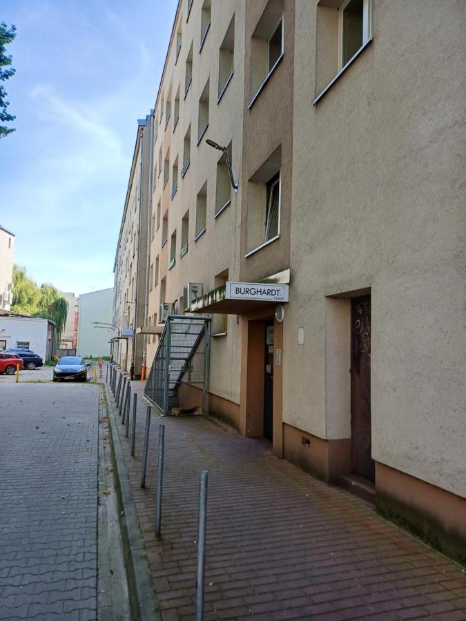 Ommpbooking Wspolna Lazienka Czestochowa Exterior photo